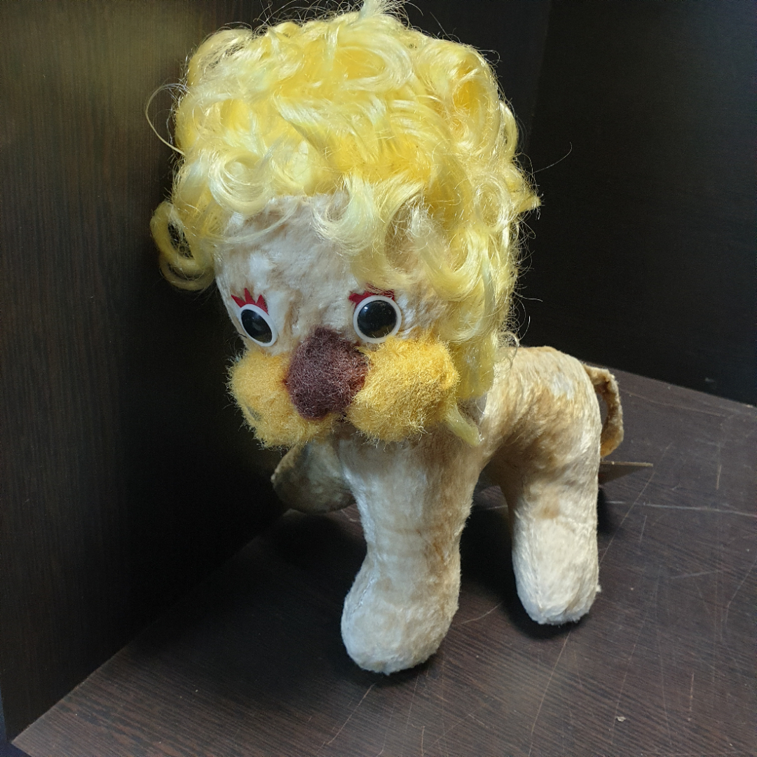 Мягкая игрушка "Лев", СССР, есть повреждение на спине льва. Картинка 1